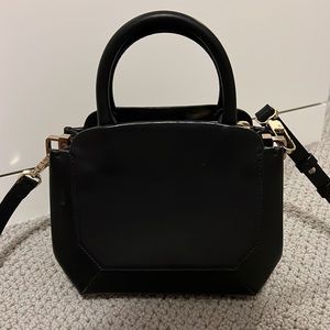 Auxiliary black leather purse